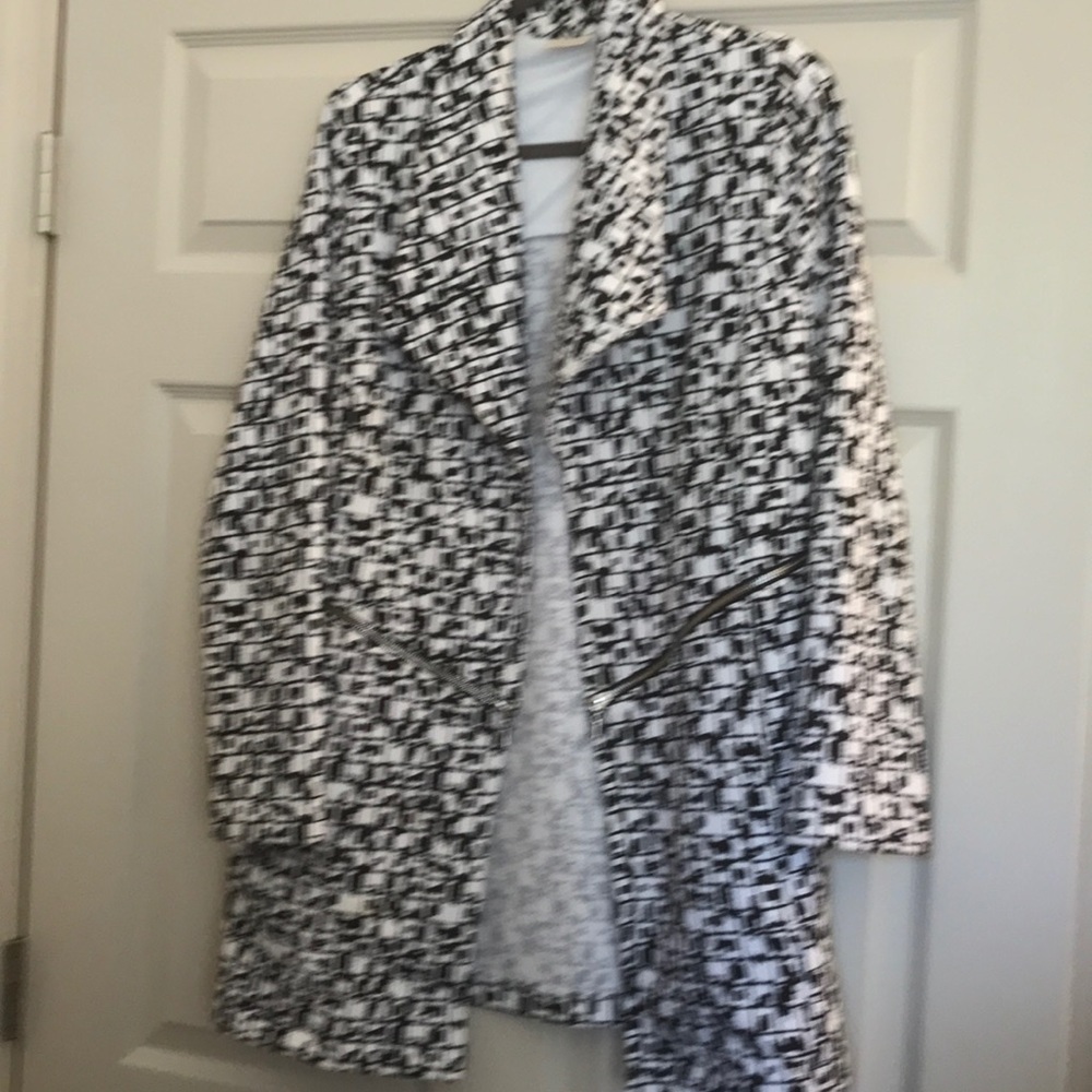 Chicos Black /White jacket blazer